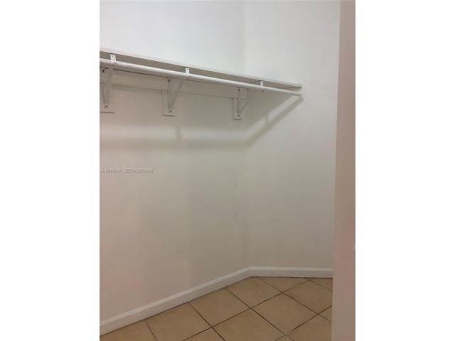 [PHOTO]