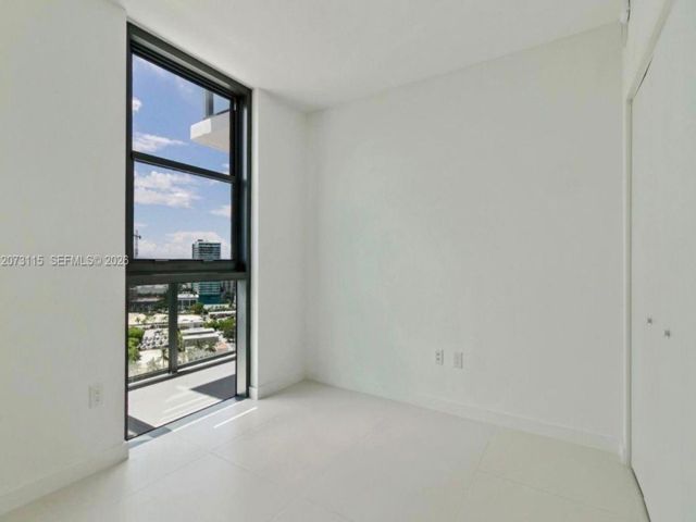 [PHOTO]