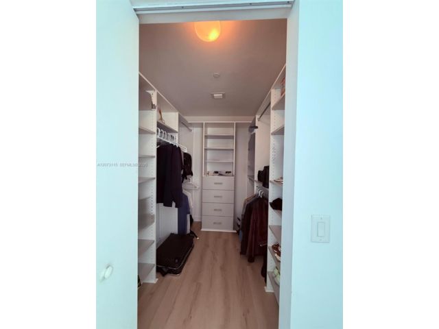 [PHOTO]