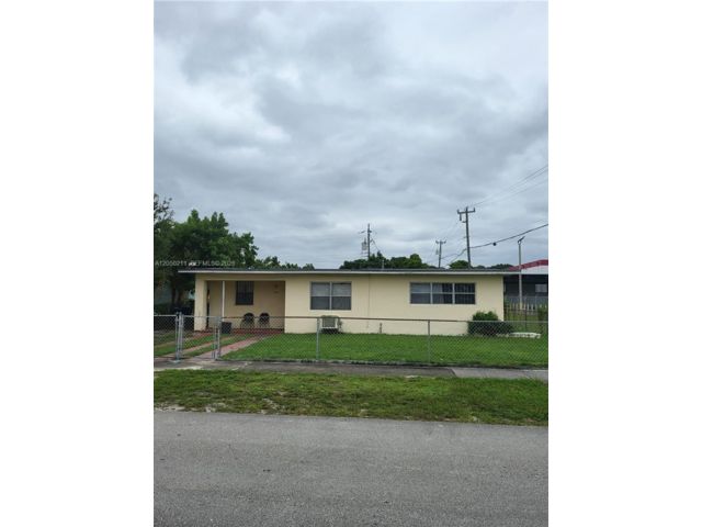  2 BR,  1.00 BTH &nbsp; style home in El Portal