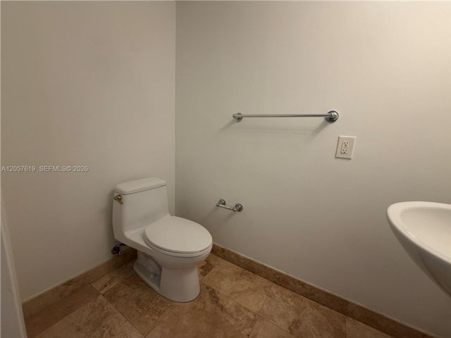 [PHOTO]