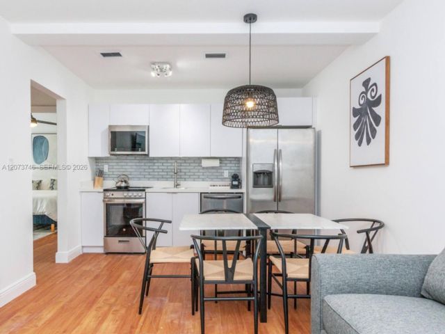  2 BR,  1.00 BTH &nbsp; style home in El Portal