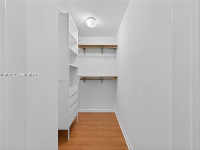 [PHOTO]