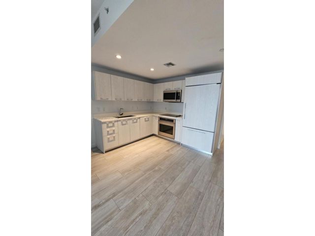  1 BR,  2.00 BTH &nbsp; style home in Miami