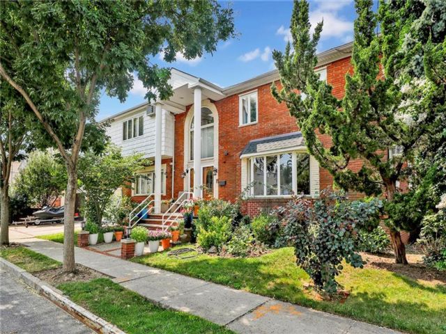  4 BR,  4.00 BTH &nbsp;Single family style home in Bergen Beach