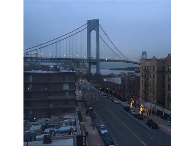  2 BR,  2.00 BTH &nbsp;Condominium style home in Bay Ridge
