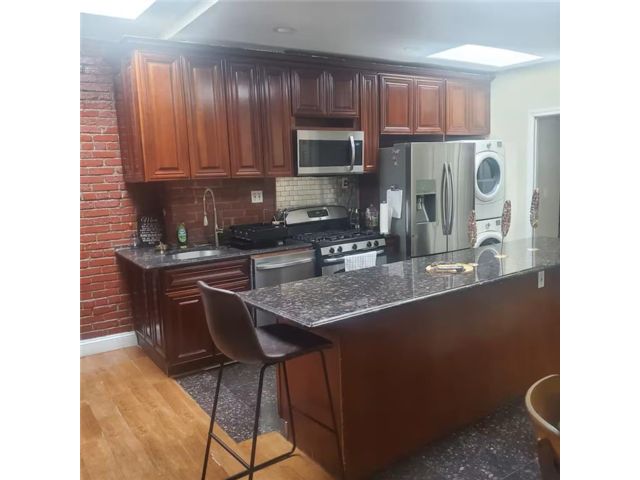  3 BR,  2.00 BTH &nbsp;Multi-family style home in Bay Ridge