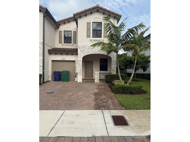 3 BR,  2.50 BTH &nbsp; style home in Homestead