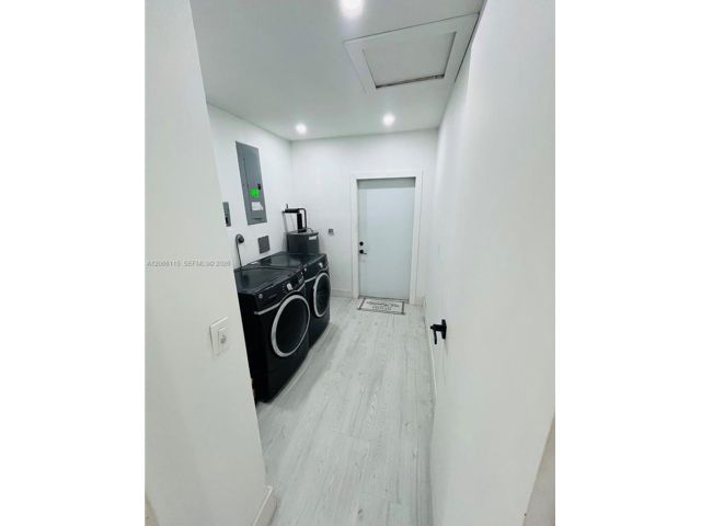 [PHOTO]