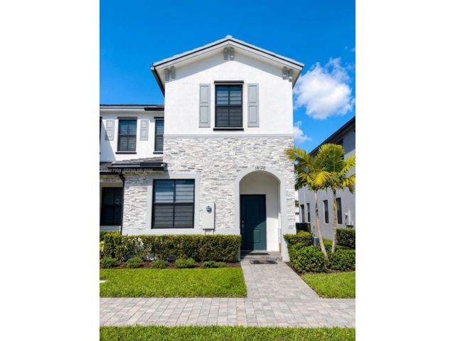  3 BR,  2.50 BTH &nbsp;Townhouse style home in Miami