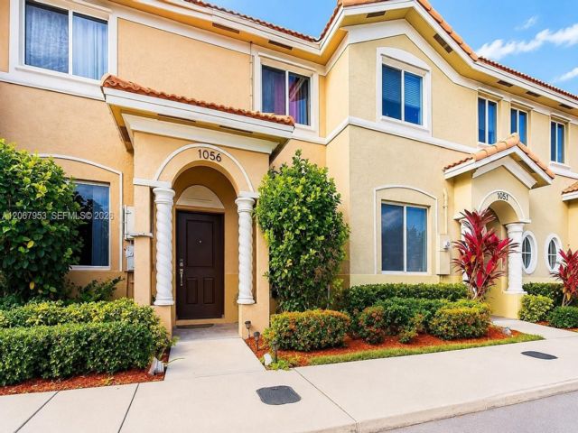  3 BR,  2.50 BTH &nbsp; style home in Florida City