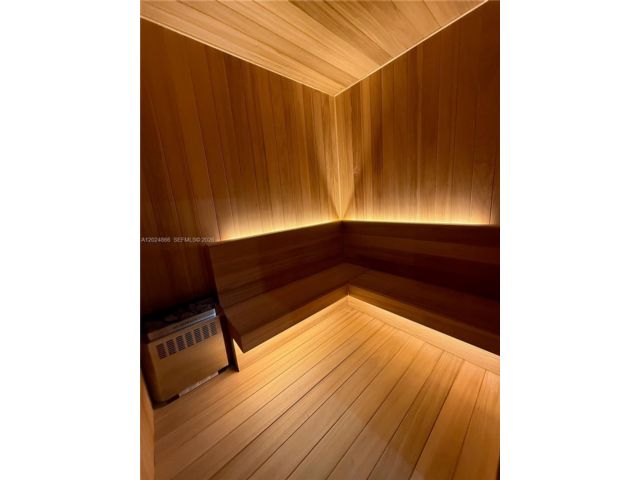 [PHOTO]