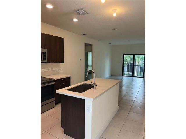  3 BR,  2.00 BTH &nbsp; style home in Medley