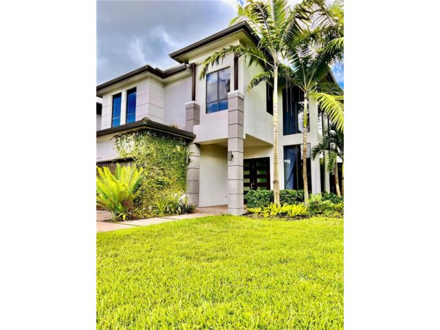  4 BR,  3.00 BTH &nbsp; style home in Miami