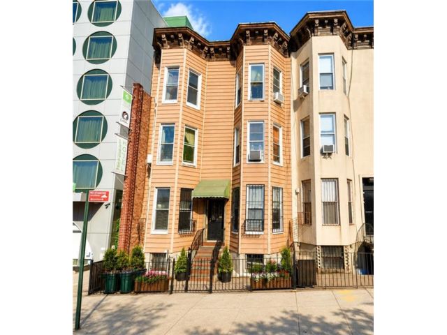 Studio,  0.00 BTH &nbsp;Multi-family style home in Sunset Park