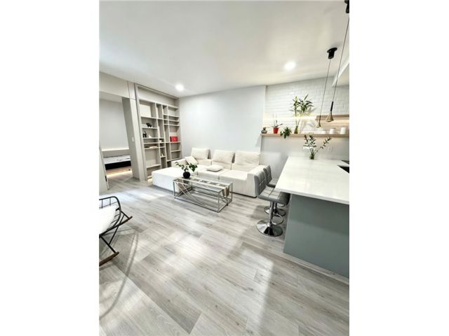 [PHOTO]