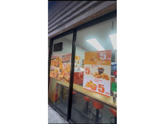 [PHOTO]