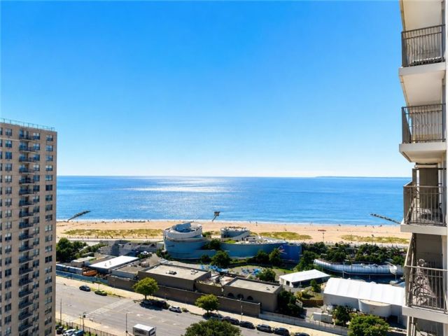  2 BR,  1.00 BTH &nbsp;Condominium style home in Brighton Beach