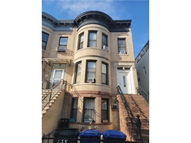  6 BR,  0.00 BTH &nbsp;Multi-family style home in Sunset Park