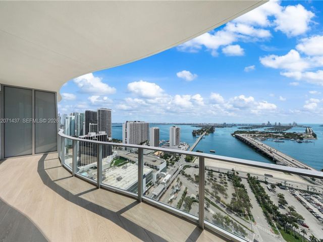  2 BR,  3.00 BTH &nbsp; style home in Miami
