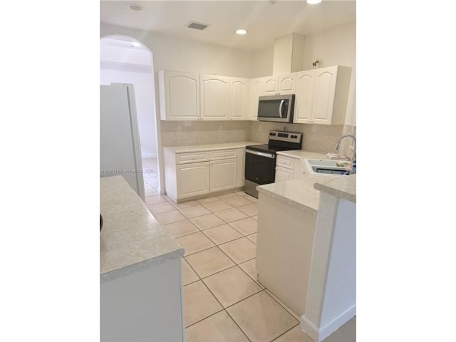  4 BR,  3.00 BTH &nbsp; style home in Miami