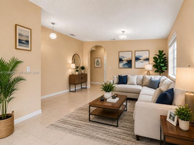  4 BR,  2.00 BTH &nbsp; style home in Miami