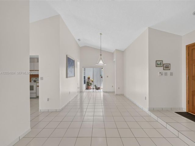  3 BR,  2.00 BTH &nbsp; style home in Miami