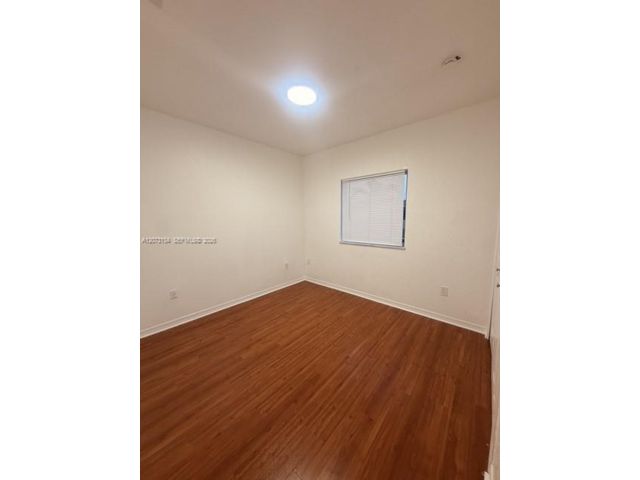 [PHOTO]
