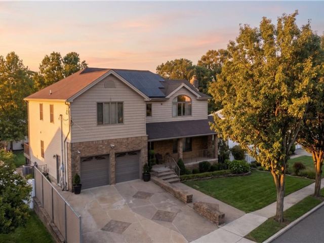 Studio,  0.00 BTH &nbsp;Multi-family style home in Annadale