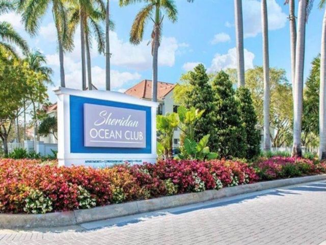 3 BR,  2.00 BTH &nbsp;Townhouse style home in Dania Beach