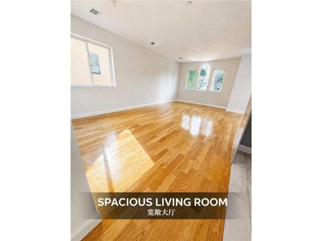 [PHOTO]