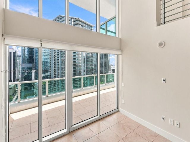  2 BR,  2.00 BTH &nbsp; style home in Miami