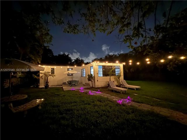  3 BR,  2.00 BTH &nbsp; style home in El Portal