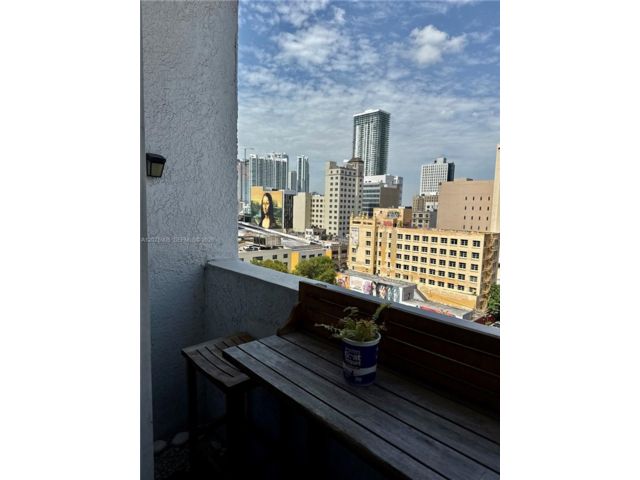 [PHOTO]