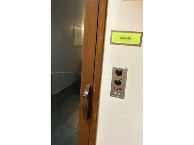 [PHOTO]