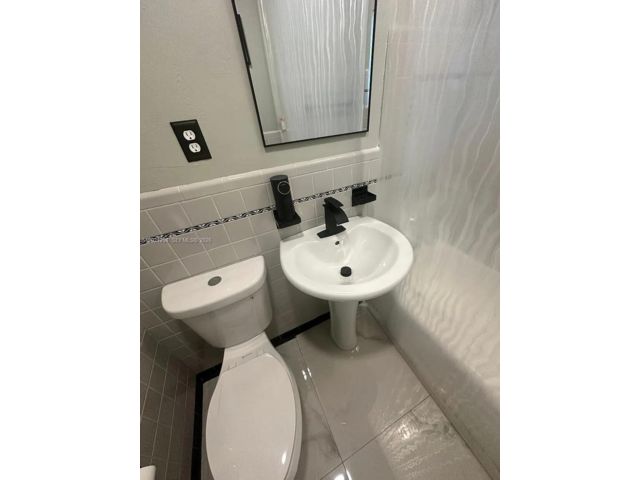 [PHOTO]
