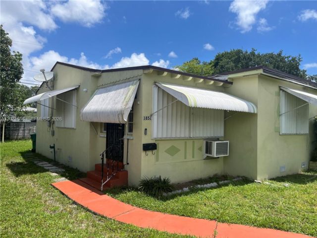  2 BR,  1.00 BTH &nbsp; style home in Miami