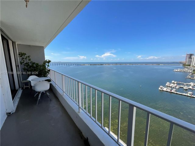  2 BR,  2.00 BTH &nbsp; style home in Miami