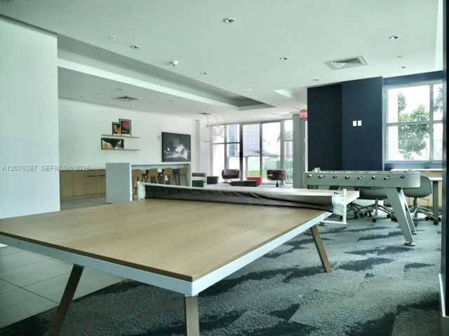 [PHOTO]