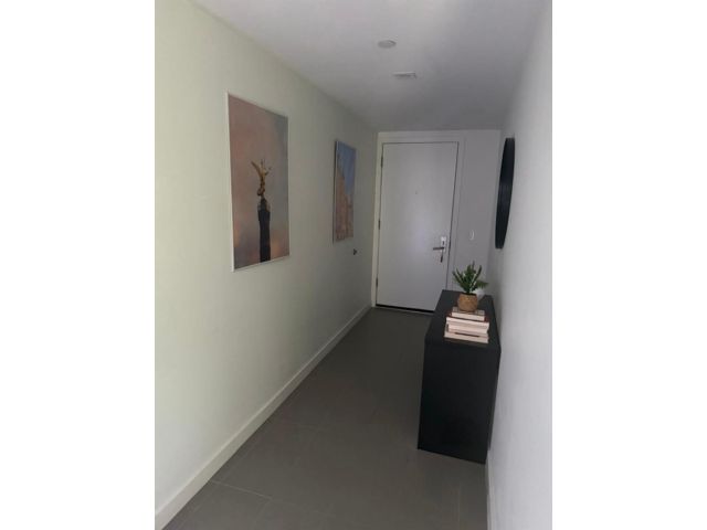 [PHOTO]
