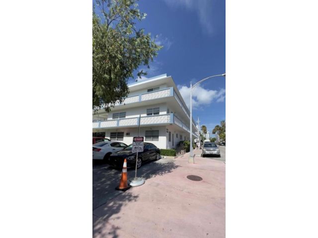  1 BR,  1.00 BTH &nbsp; style home in Carl Fisher
