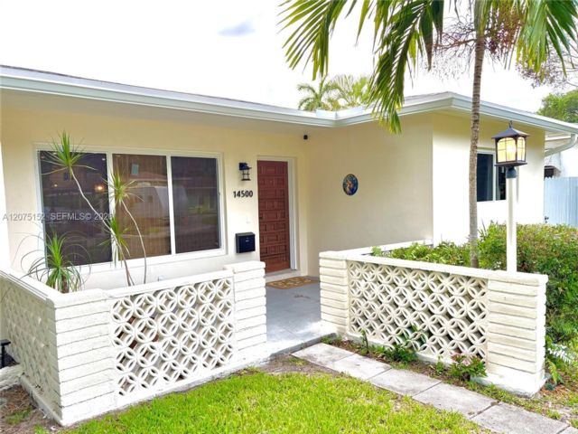  3 BR,  2.00 BTH &nbsp; style home in Biscayne Park