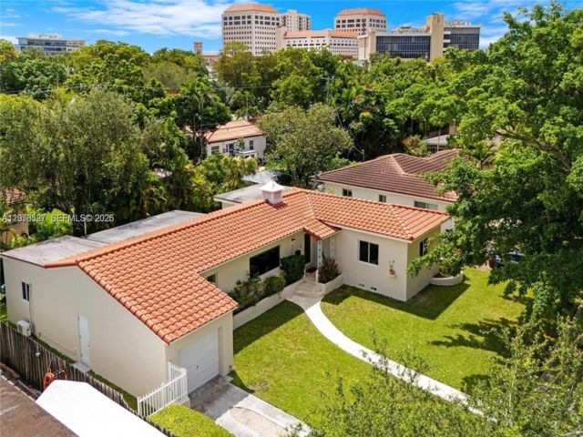  3 BR,  3.00 BTH &nbsp; style home in Coral Gables