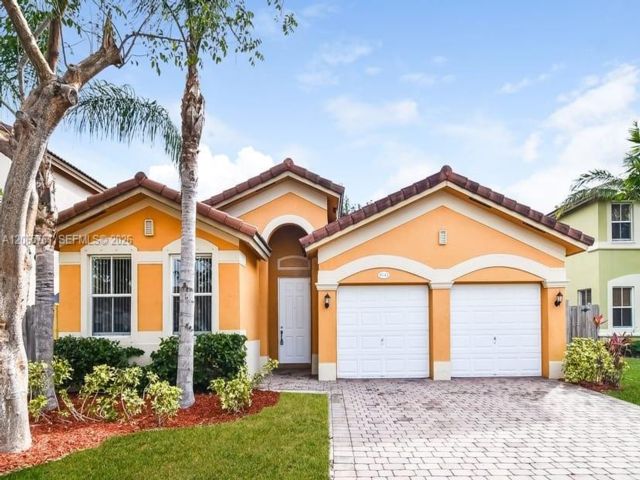  4 BR,  3.00 BTH &nbsp;Traditional style home in Miami