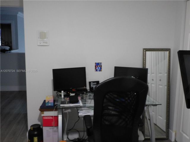 [PHOTO]