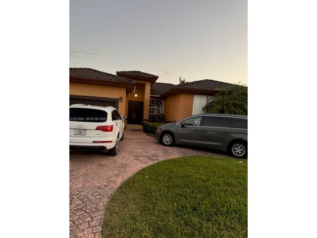  4 BR,  2.00 BTH &nbsp;Traditional style home in Miami