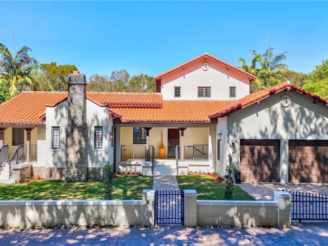  4 BR,  4.50 BTH &nbsp; style home in Coral Gables
