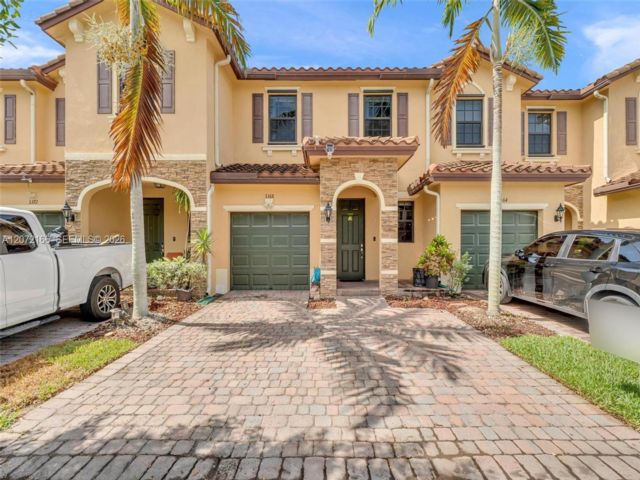  3 BR,  2.50 BTH &nbsp; style home in Homestead