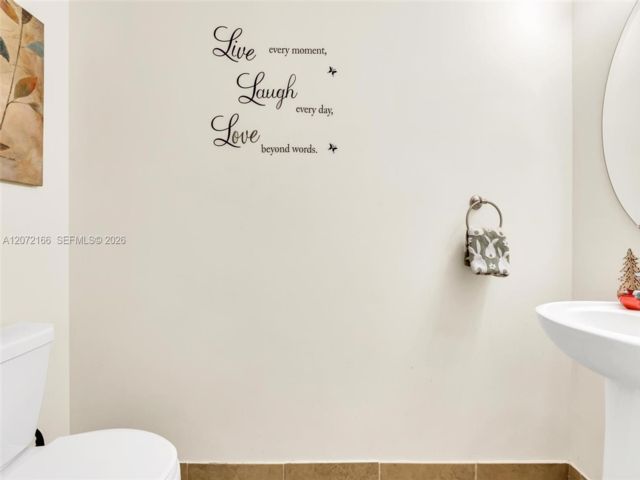 [PHOTO]