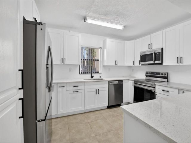  3 BR,  2.50 BTH &nbsp;Townhouse style home in Plantation